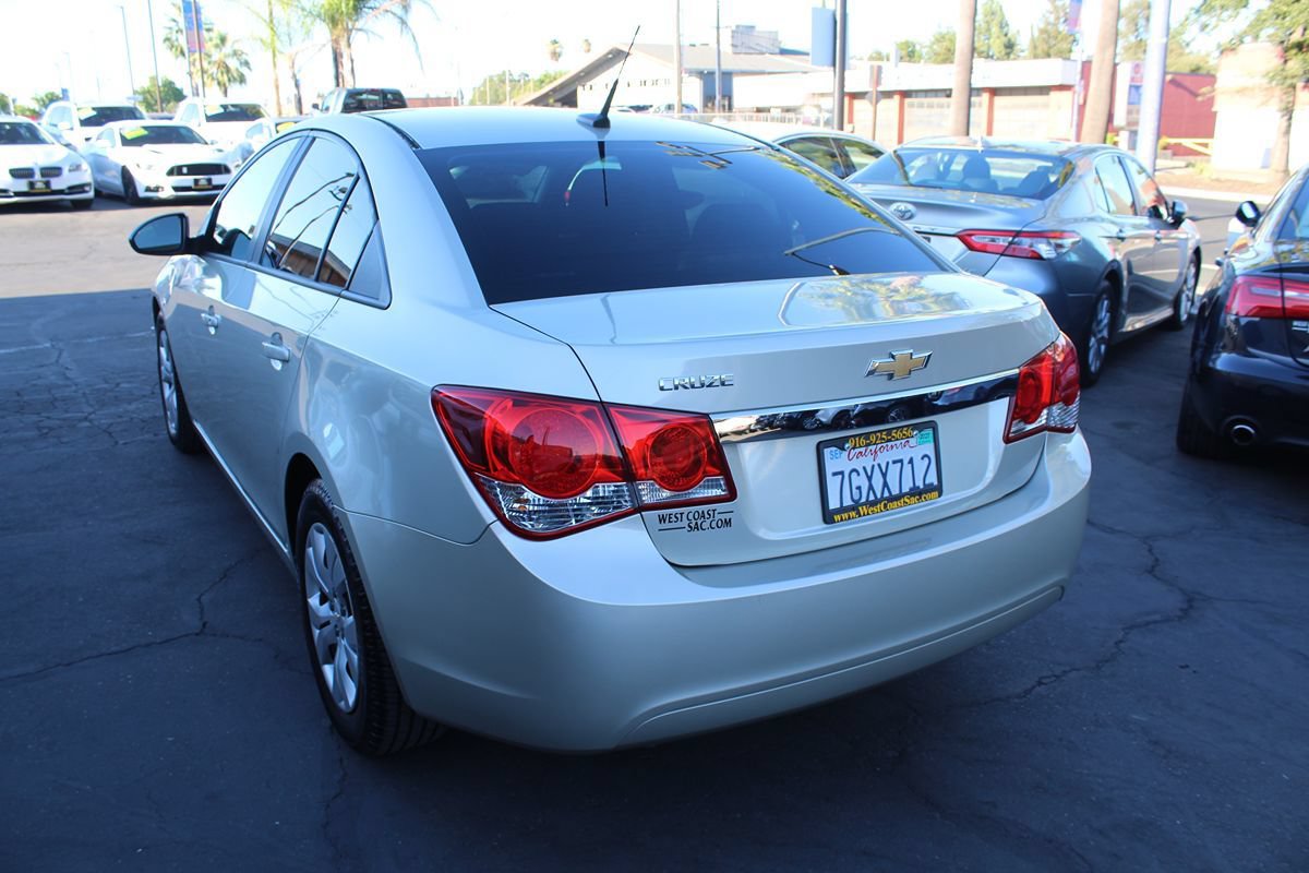 Used 2014 Chevrolet Cruze LS FWD image 5
