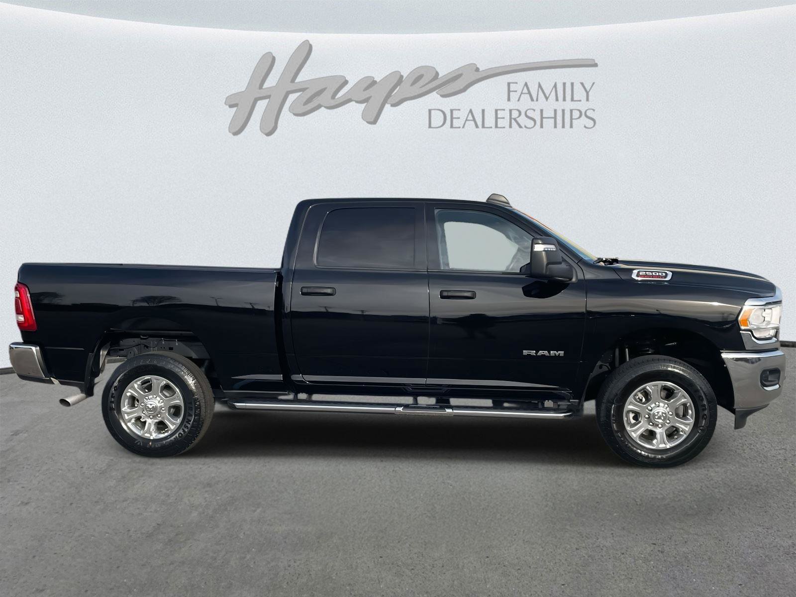 Used 2024 RAM 2500 Big Horn w/ Safety Group image 34