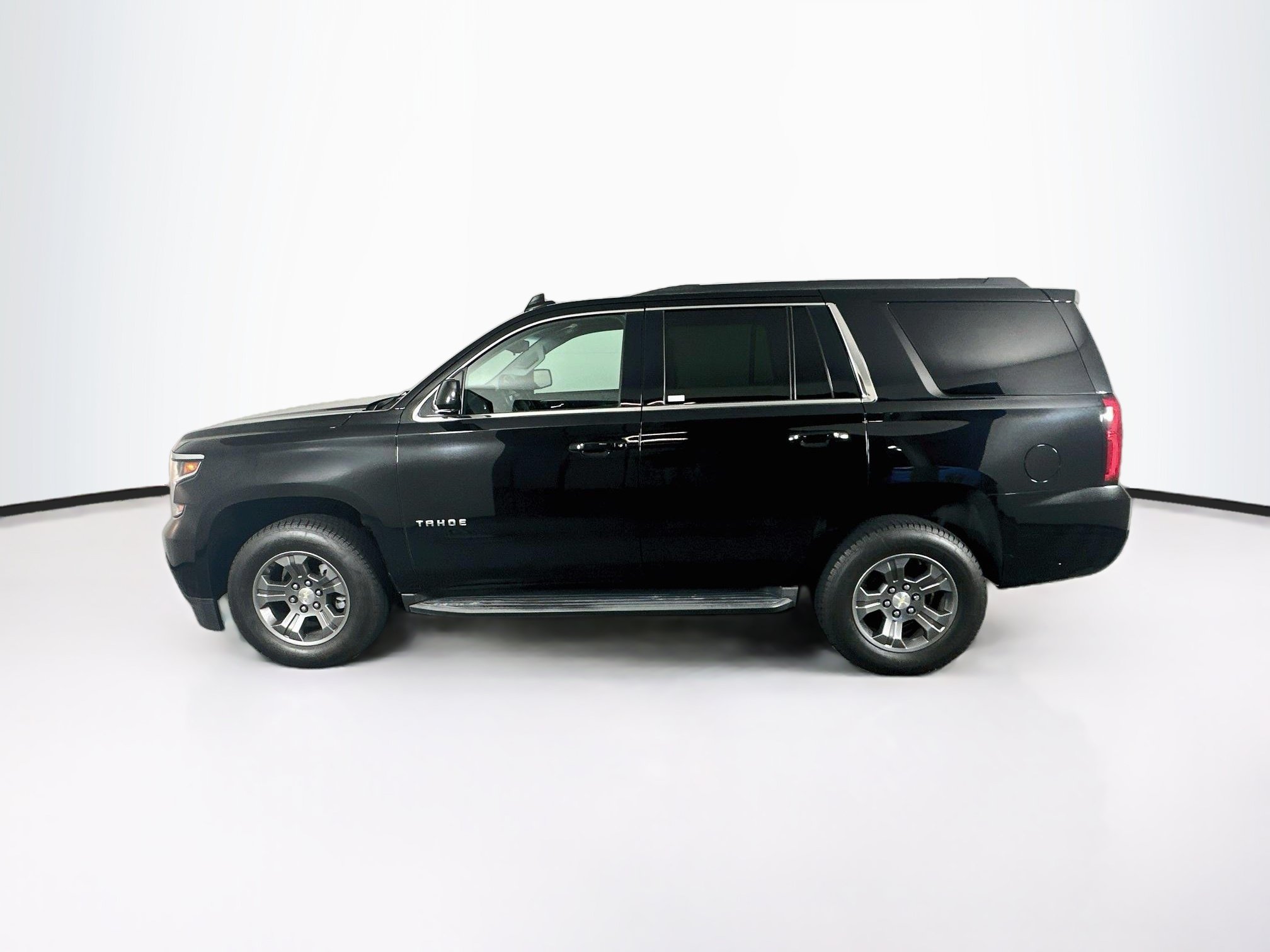 Used 2019 Chevrolet Tahoe LS AWD/4WD image 4