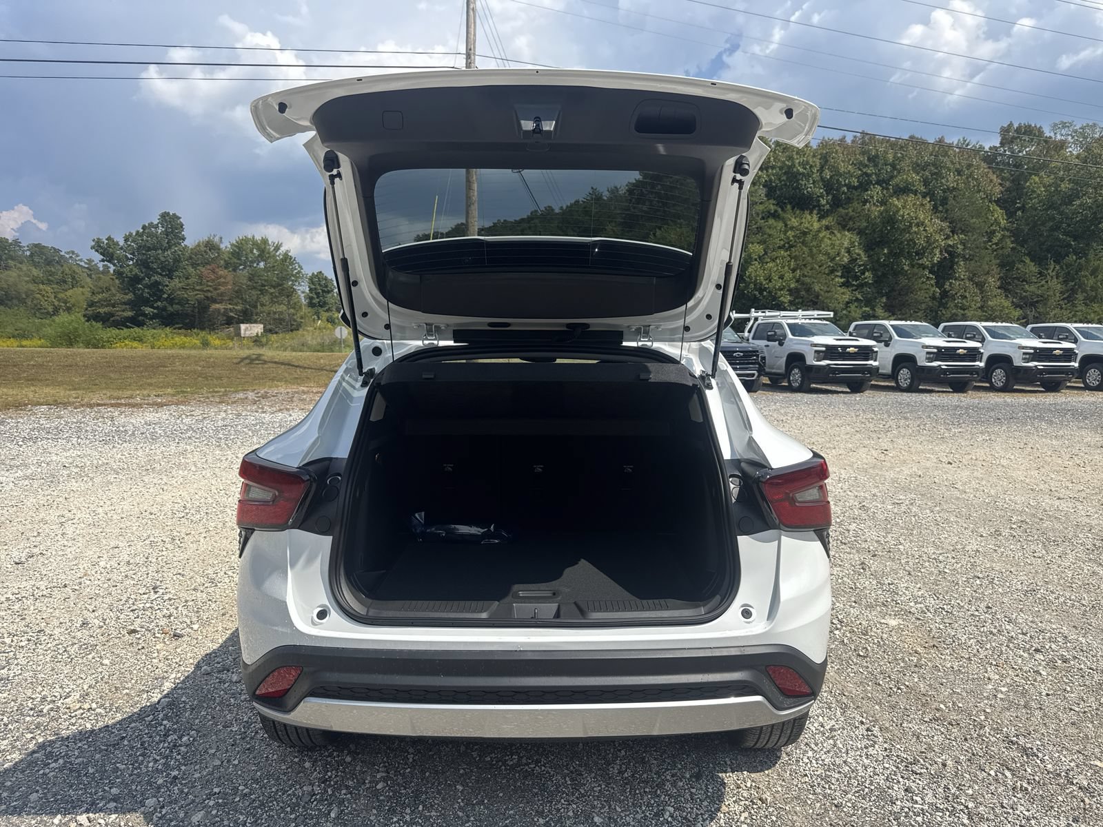 New 2026 Chevrolet Trax LT w/ LT Convenience Package FWD image 25