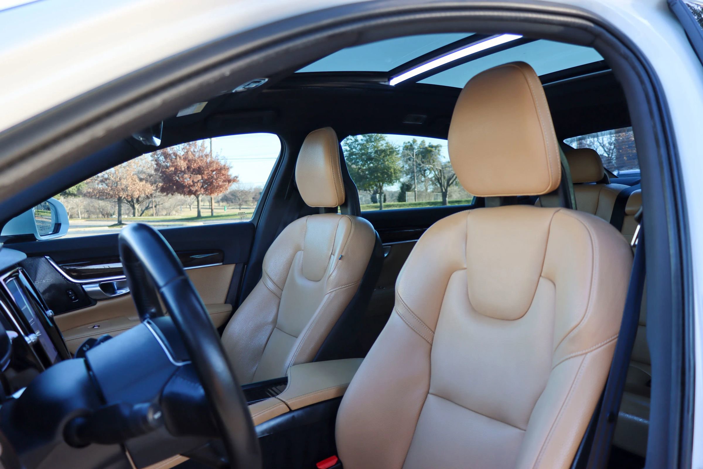 Used 2019 Volvo S90 T6 Momentum image 15