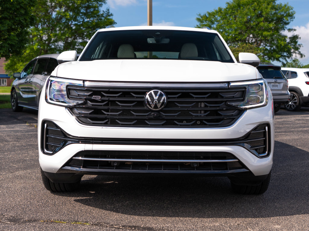 Used 2026 Volkswagen Atlas Cross Sport SEL Premium R-Line AWD/4WD image 3