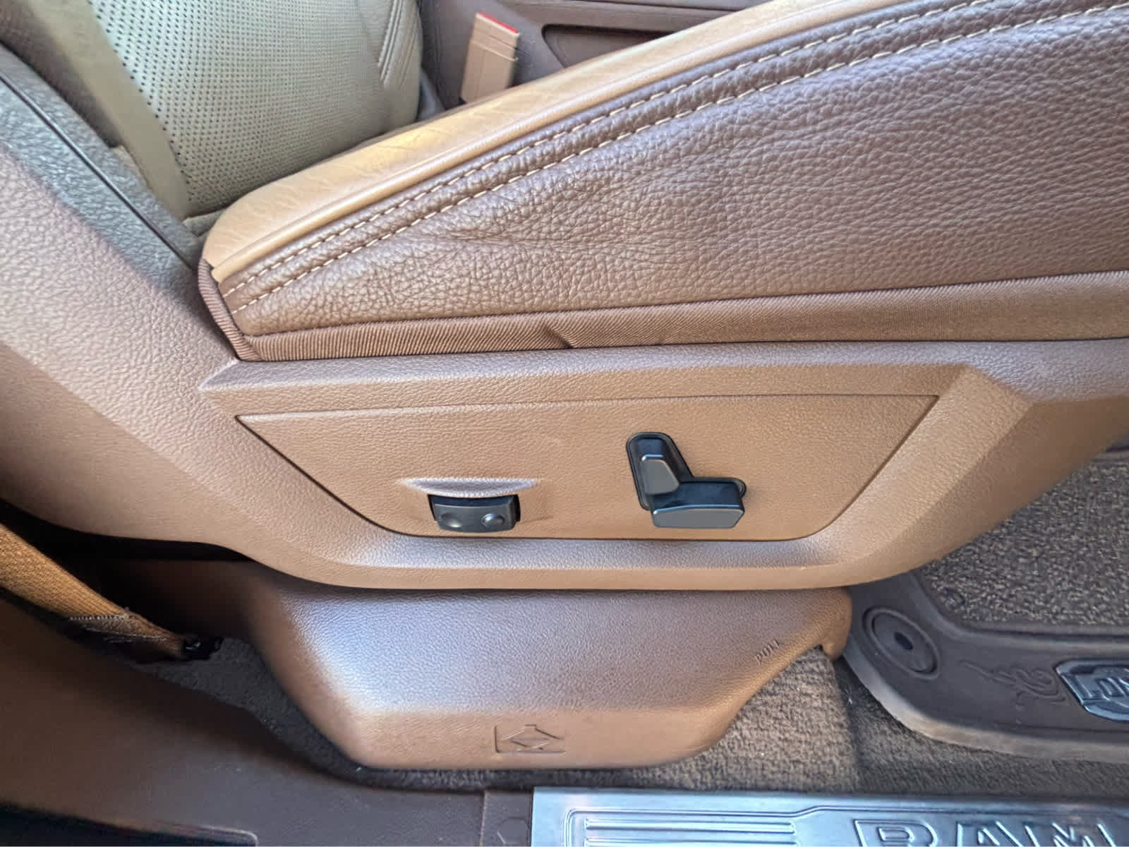 Used 2021 RAM 3500 Limited AWD/4WD image 13
