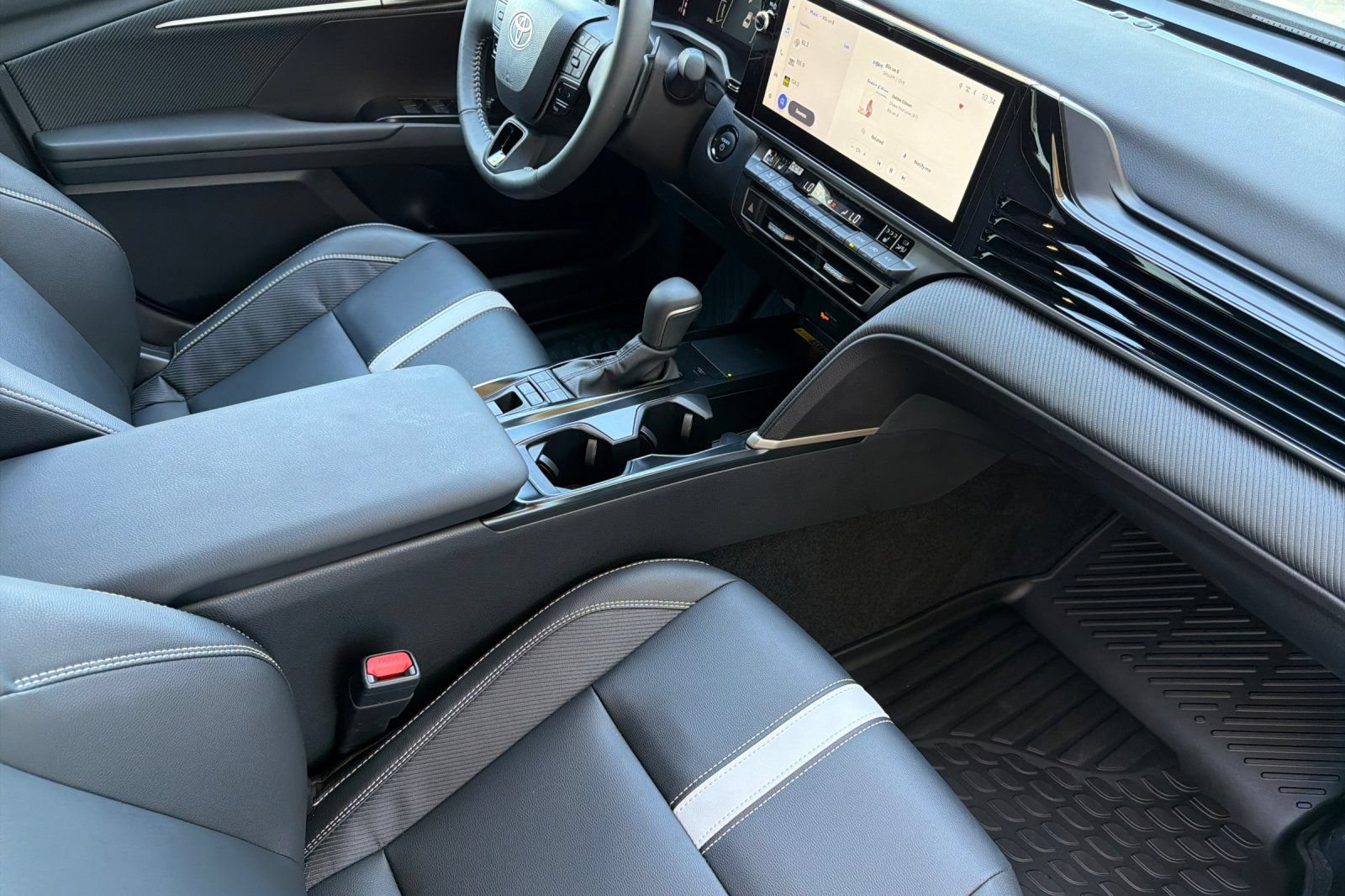 Used 2026 Toyota Camry SE w/ Multimedia Upgrade Package FWD image 18