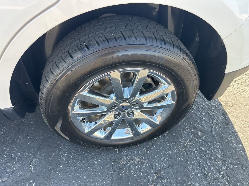 Used 2012 Ford Edge Limited w/ Driver Entry Pkg FWD image 10