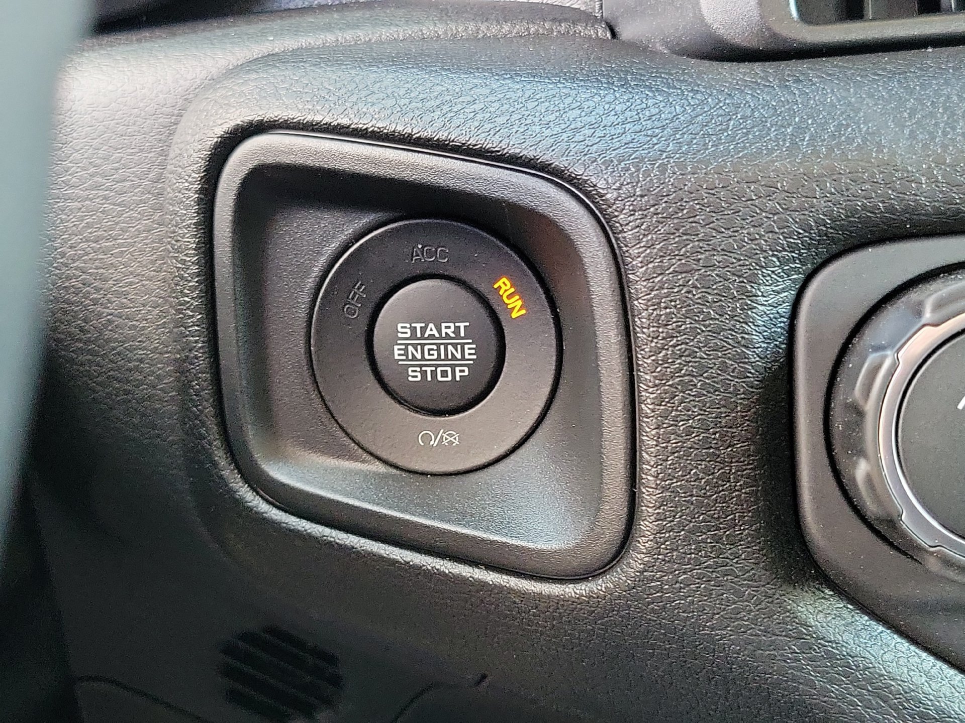 New 2026 Jeep Gladiator Sport AWD/4WD image 9
