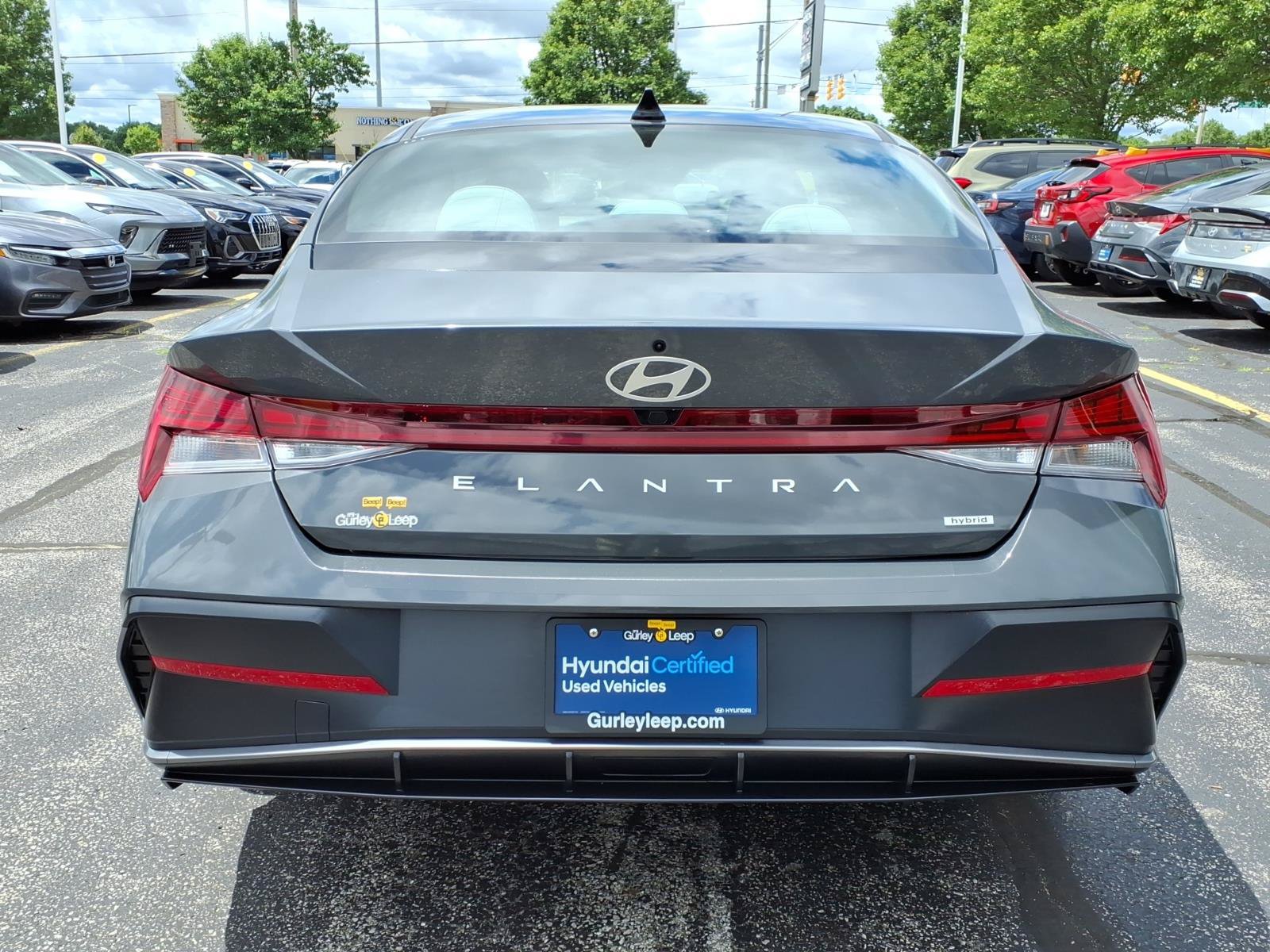 New 2025 Hyundai Elantra Limited FWD image 9