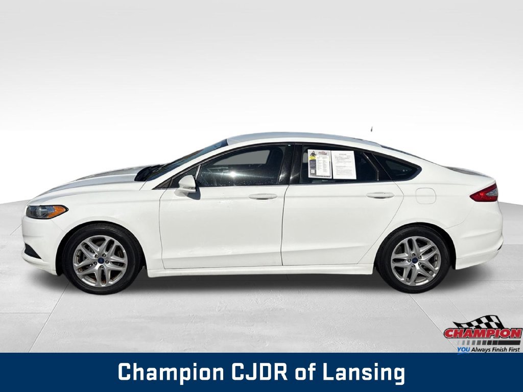 Used 2015 Ford Fusion SE FWD image 4