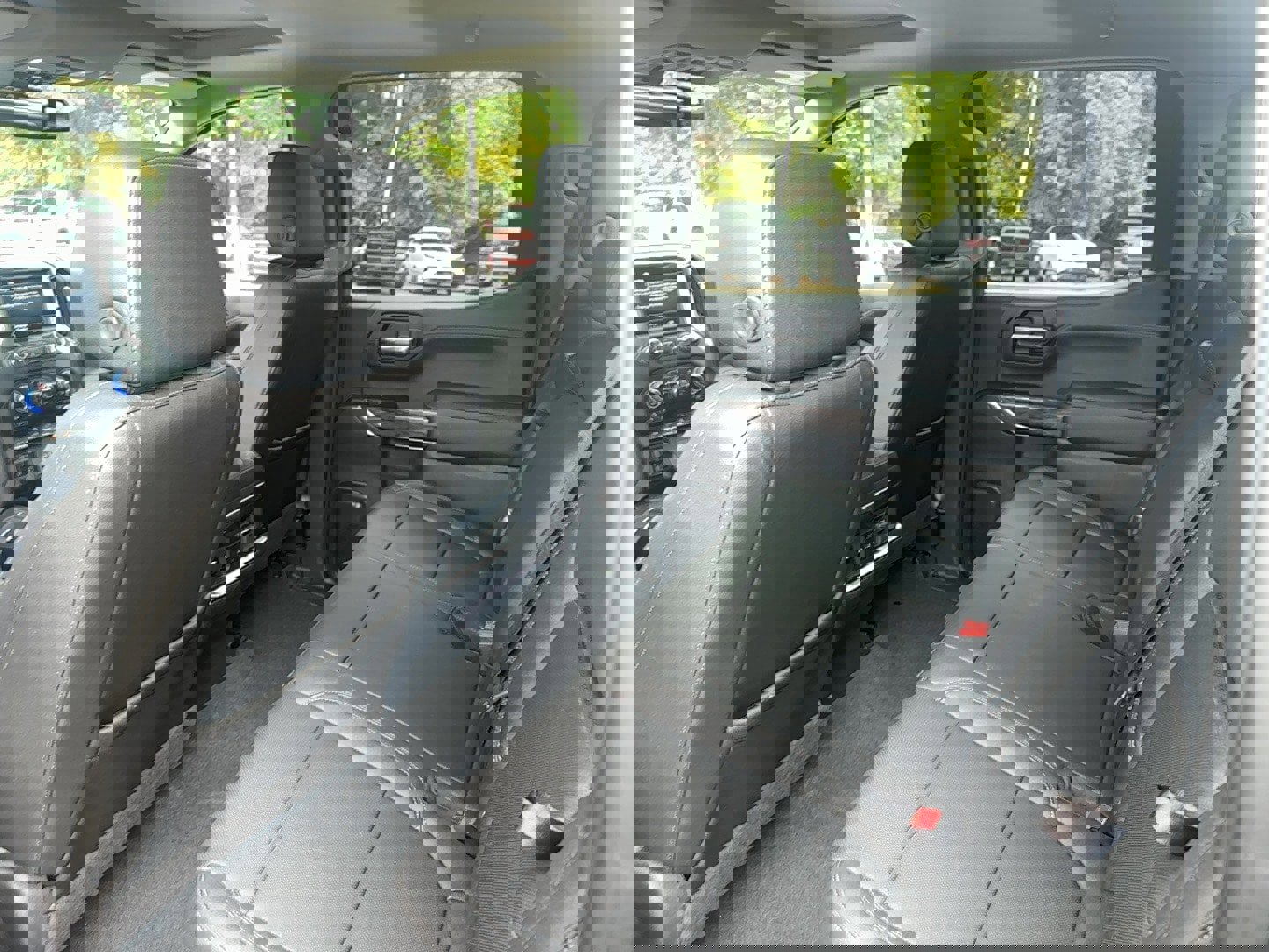 Used 2022 Chevrolet Silverado 1500 LTZ w/ Z71 Off-Road Package image 10