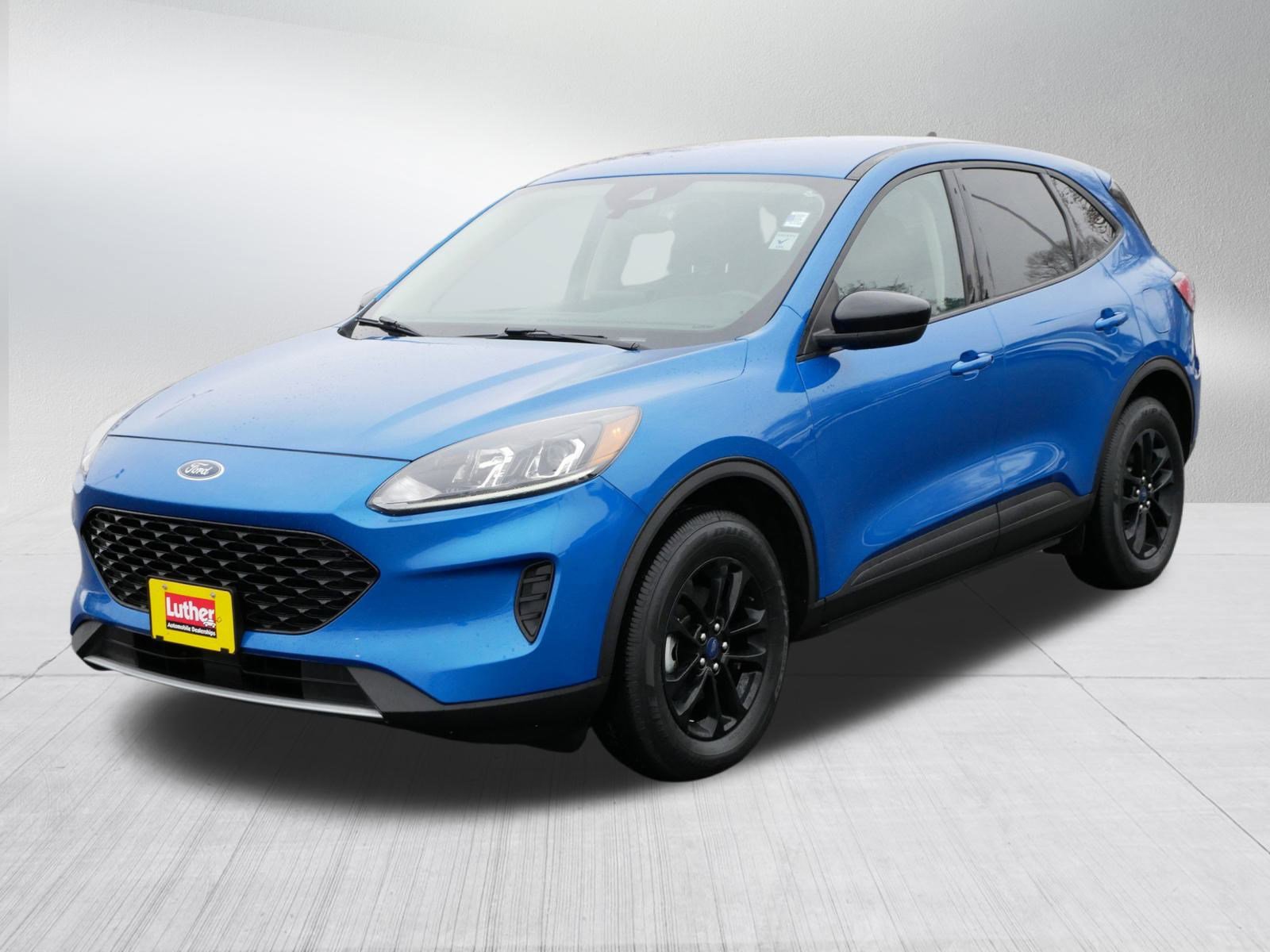 Used 2020 Ford Escape SE Sport image 3