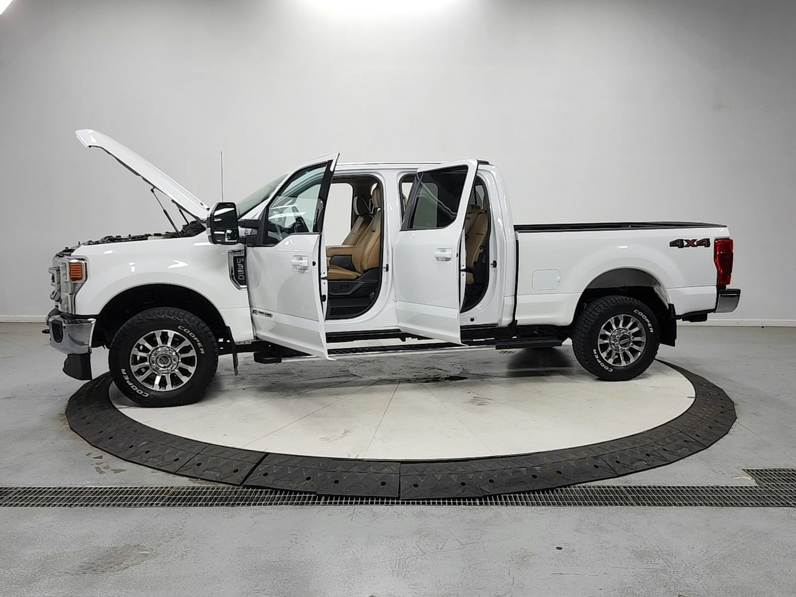 Used 2022 Ford F350 Lariat w/ Lariat Value Package AWD/4WD image 12