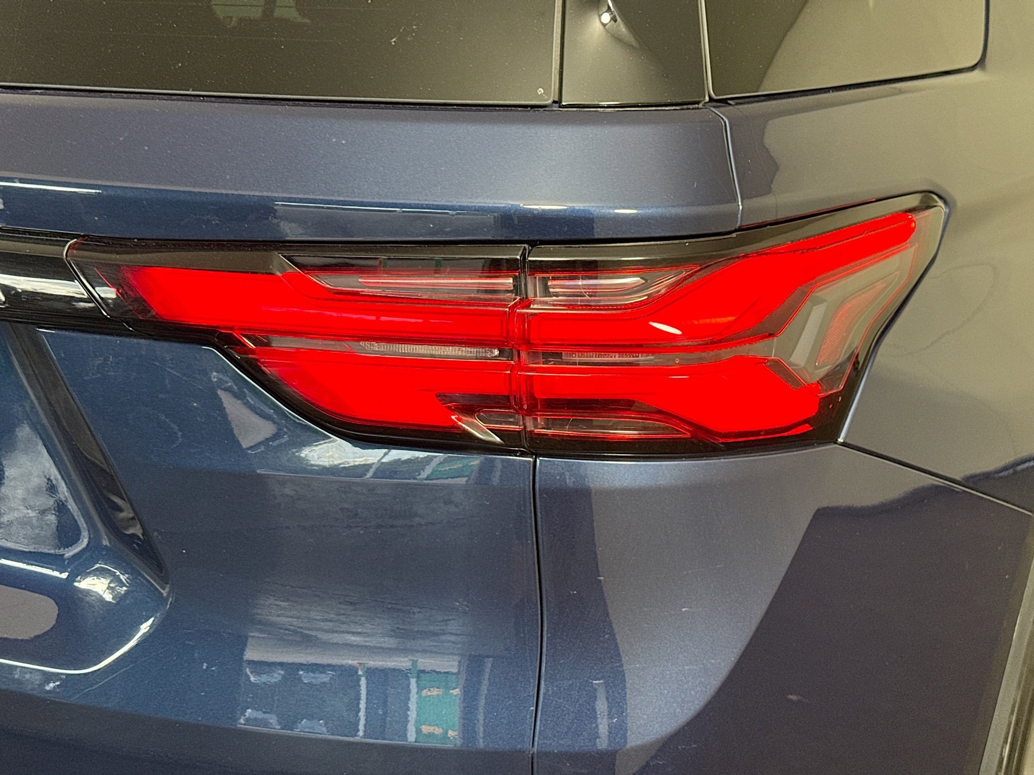 Used 2023 Chevrolet Traverse LT image 34