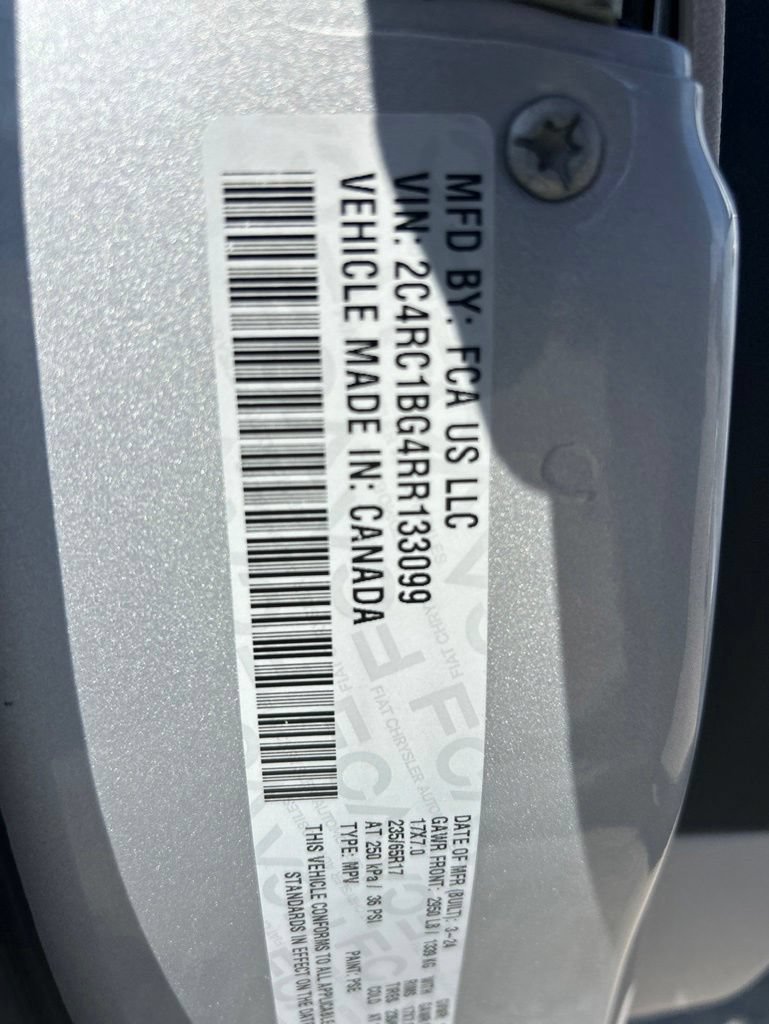 Used 2024 Chrysler Pacifica Touring-L FWD image 48
