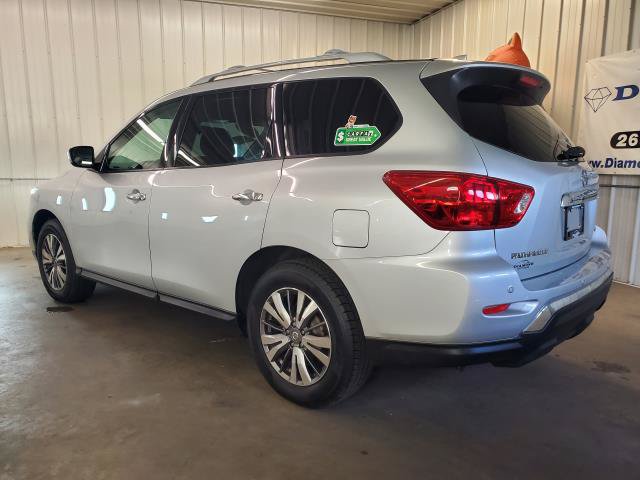 Used 2019 Nissan Pathfinder S AWD/4WD image 4