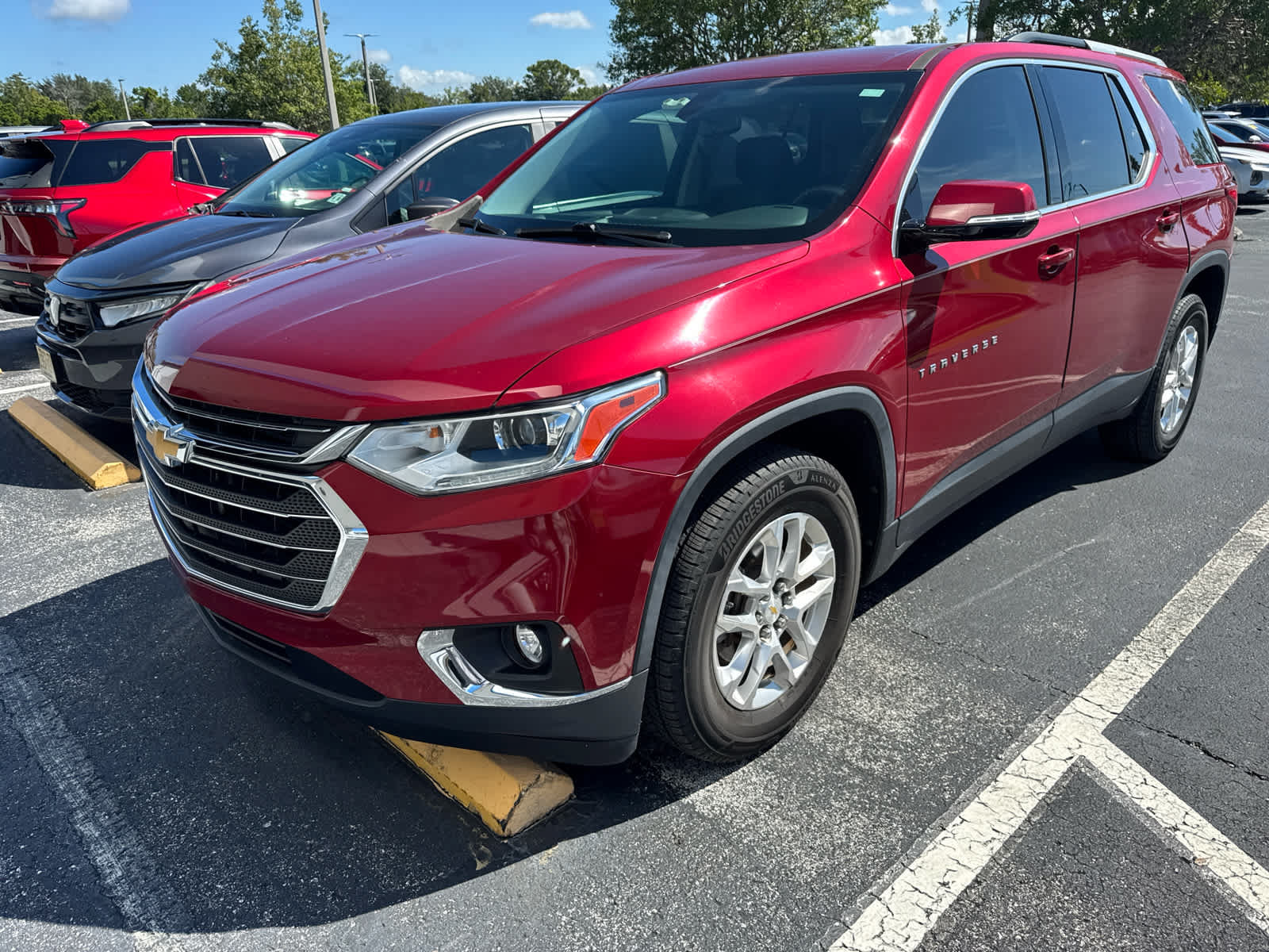 Used 2018 Chevrolet Traverse LT FWD image 2