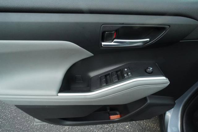 Used 2022 Toyota Highlander XLE image 12