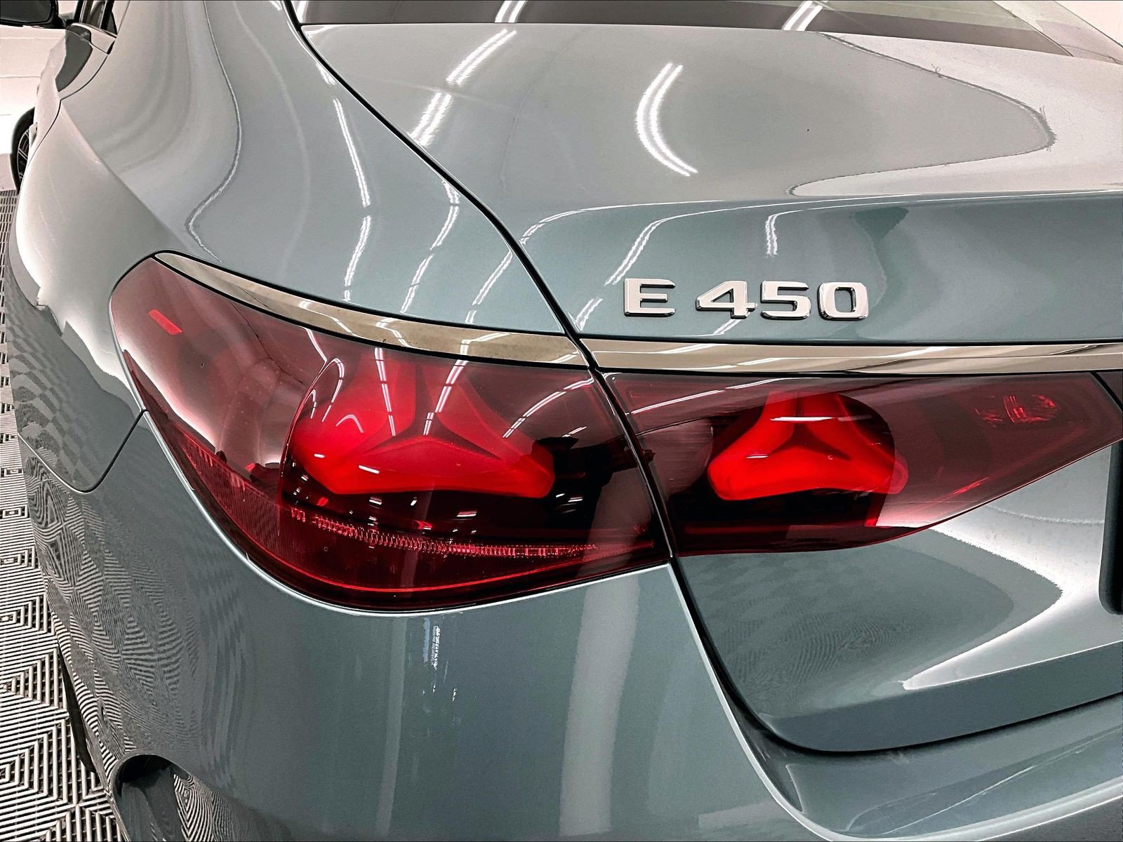 New 2027 Mercedes-Benz E 450 4MATIC Sedan image 12