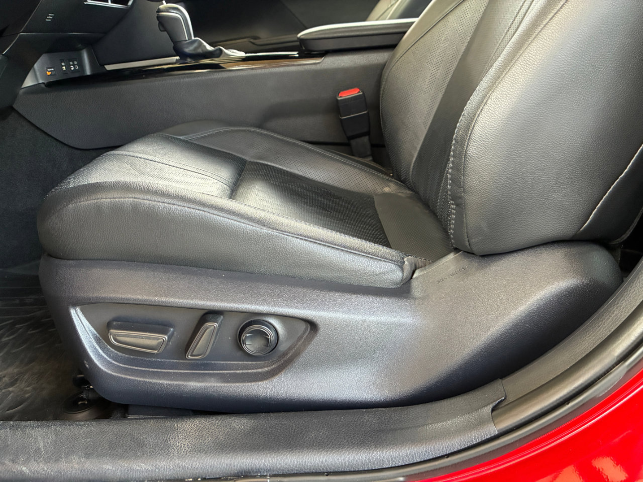 Used 2025 Toyota Camry XSE w/ Premium Plus Package image 14