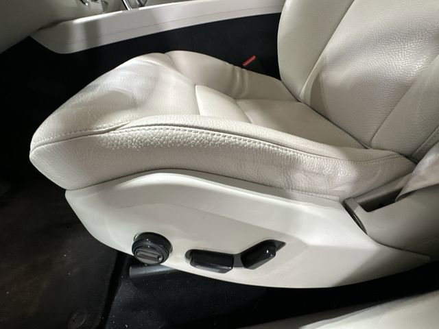 Used 2022 Volvo XC60 B5 Momentum image 18