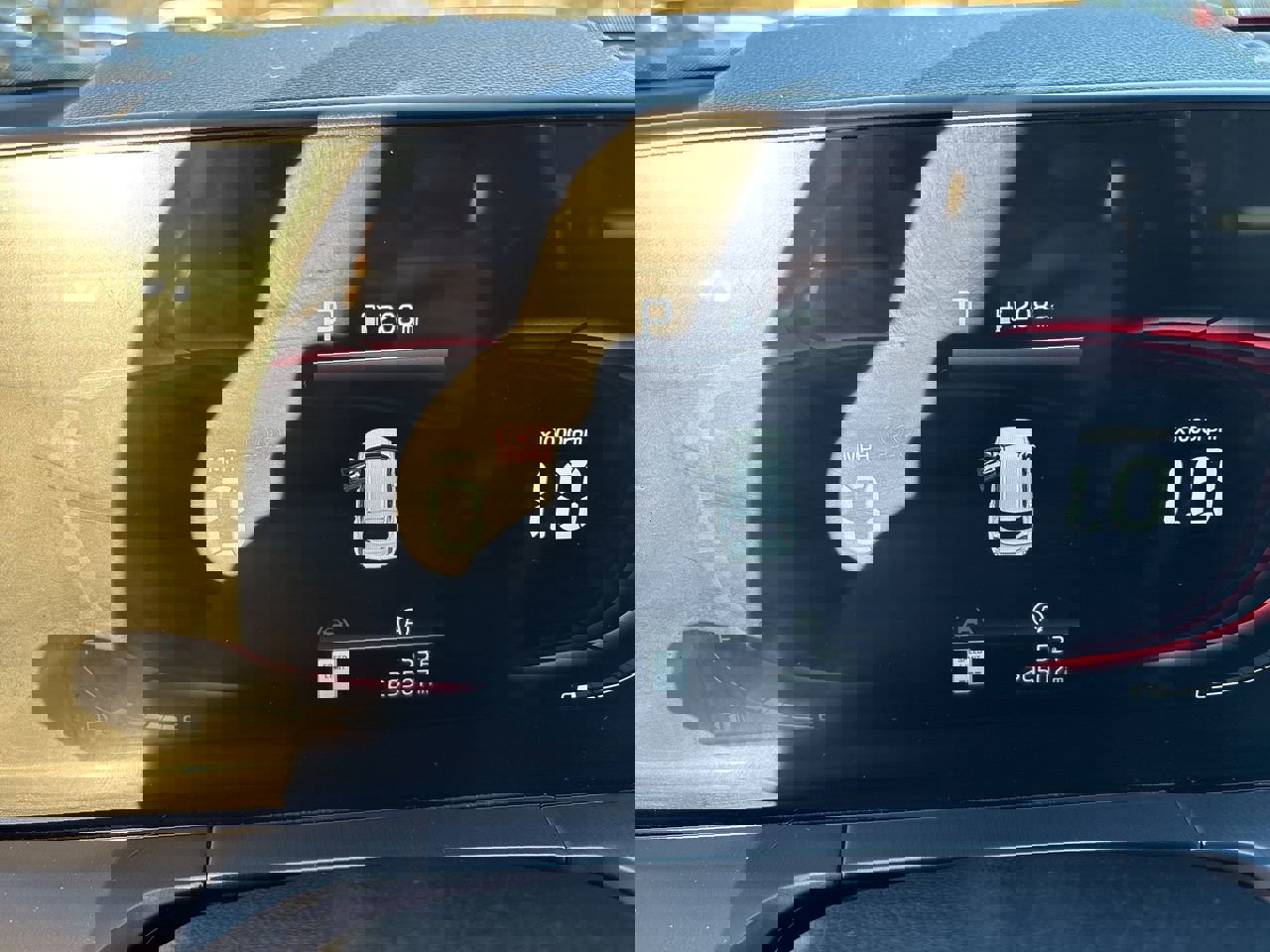 Used 2023 Kia Telluride S image 16