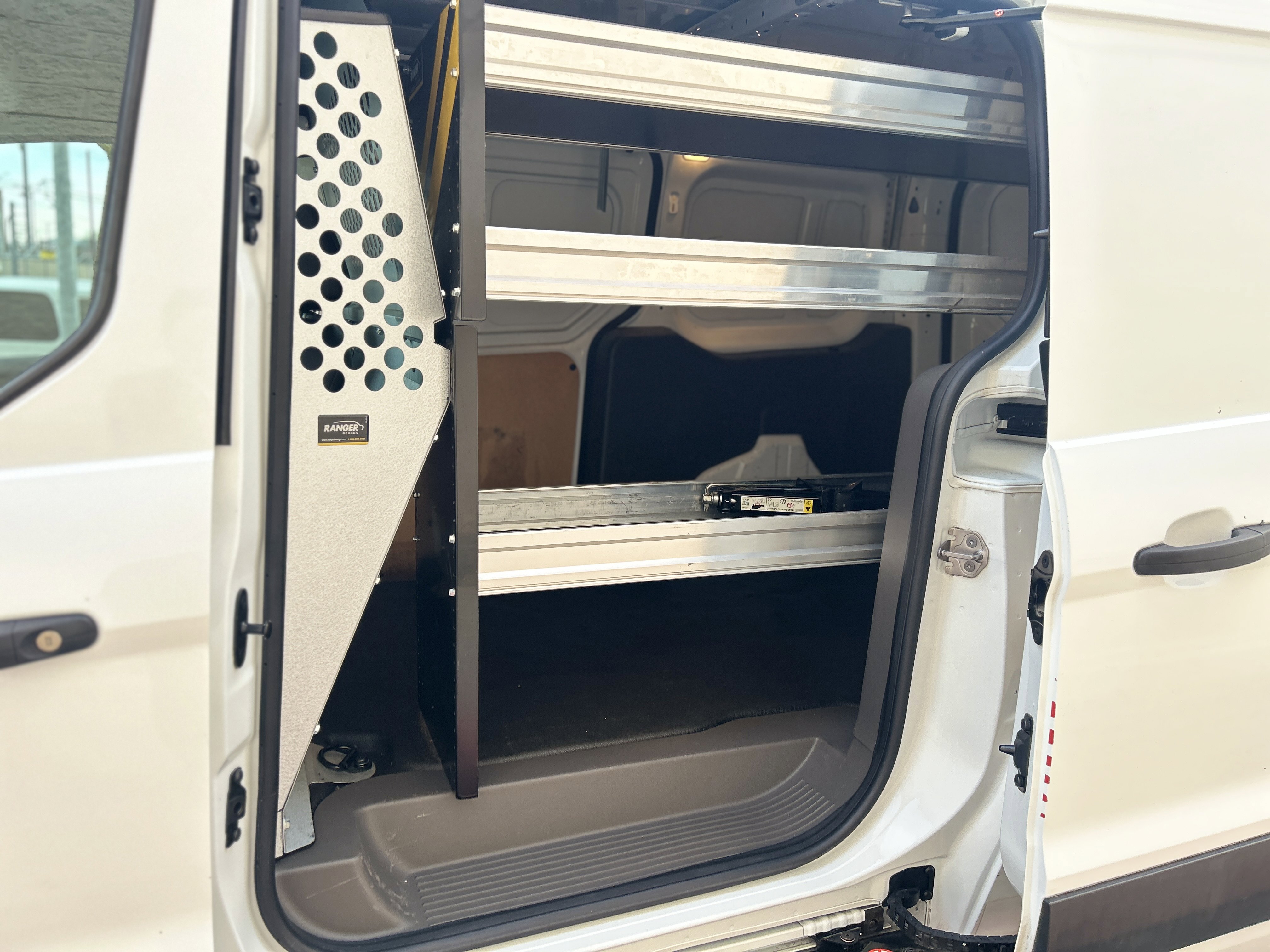 Used 2022 Ford Transit Connect XL image 11