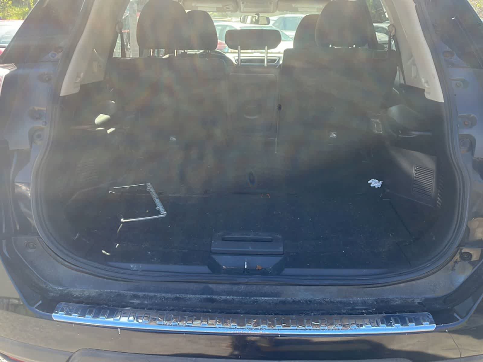 Used 2016 Nissan Rogue SV AWD/4WD image 6