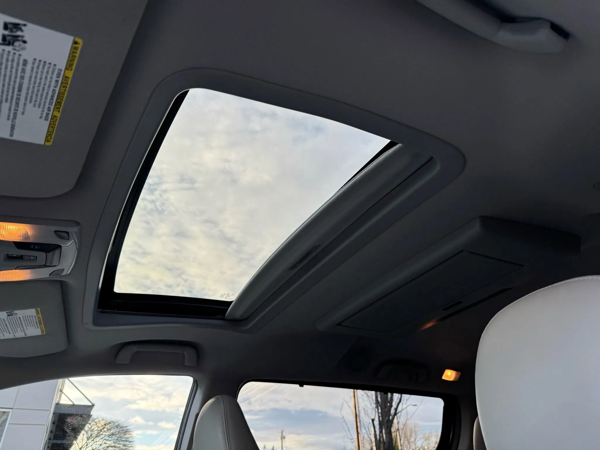 Used 2014 Toyota Sienna XLE w/ XLE Premium Package AWD/4WD image 39