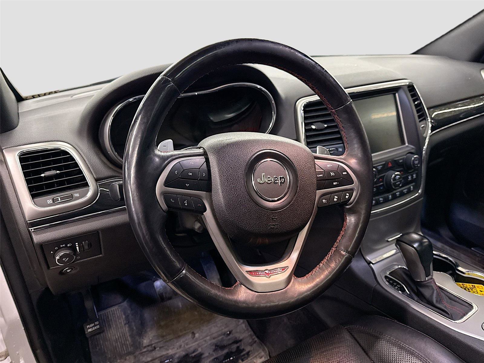 Used 2017 Jeep Grand Cherokee Trailhawk w/ Trailhawk Luxury Group image 4