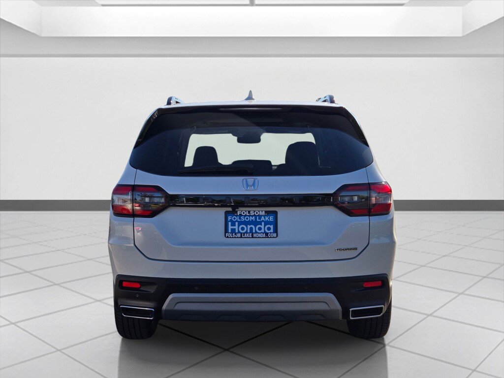 Certified 2023 Honda Pilot Touring image 6