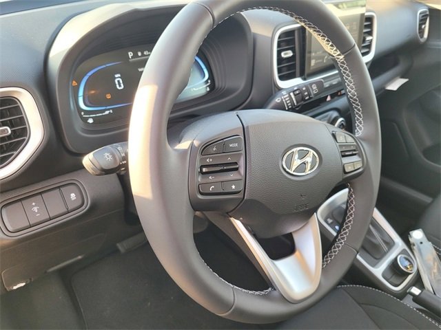 New 2025 Hyundai Venue SEL image 17