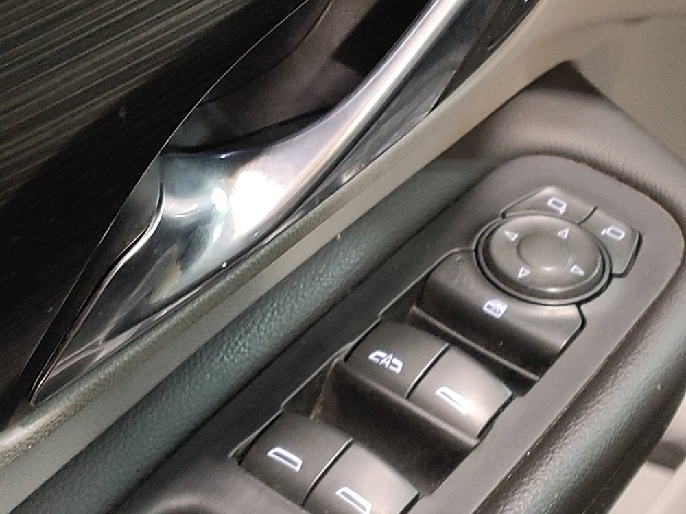 Used 2023 GMC Terrain SLE image 27