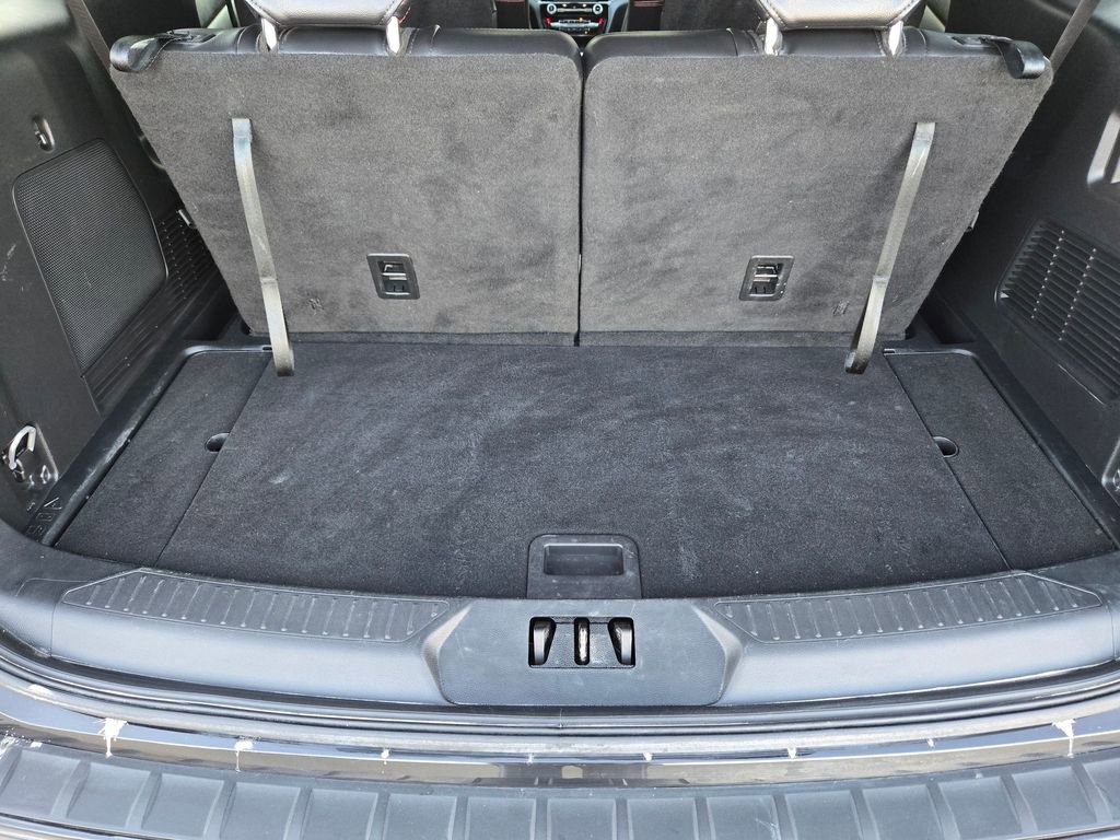 Used 2024 Ford Explorer ST-Line w/ Class IV Trailer Tow Package image 32