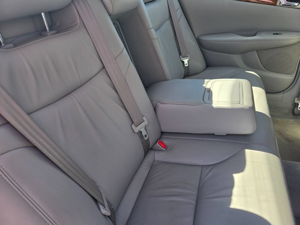 Used 2005 Lexus ES 330 FWD image 36