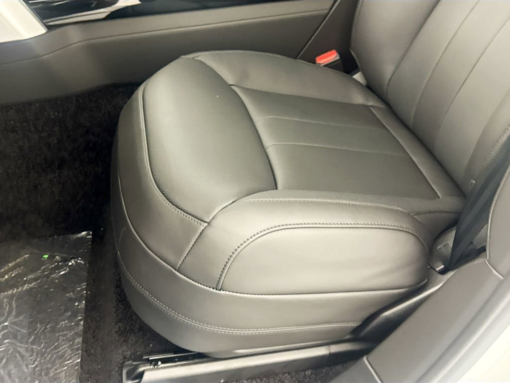 New 2026 Land Rover Range Rover SE image 18