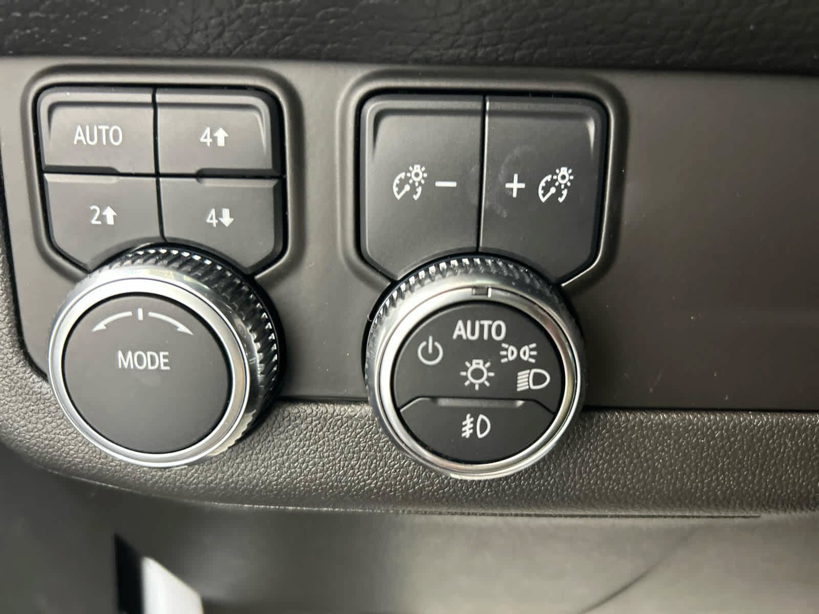 Used 2022 GMC Yukon Denali AWD/4WD image 8