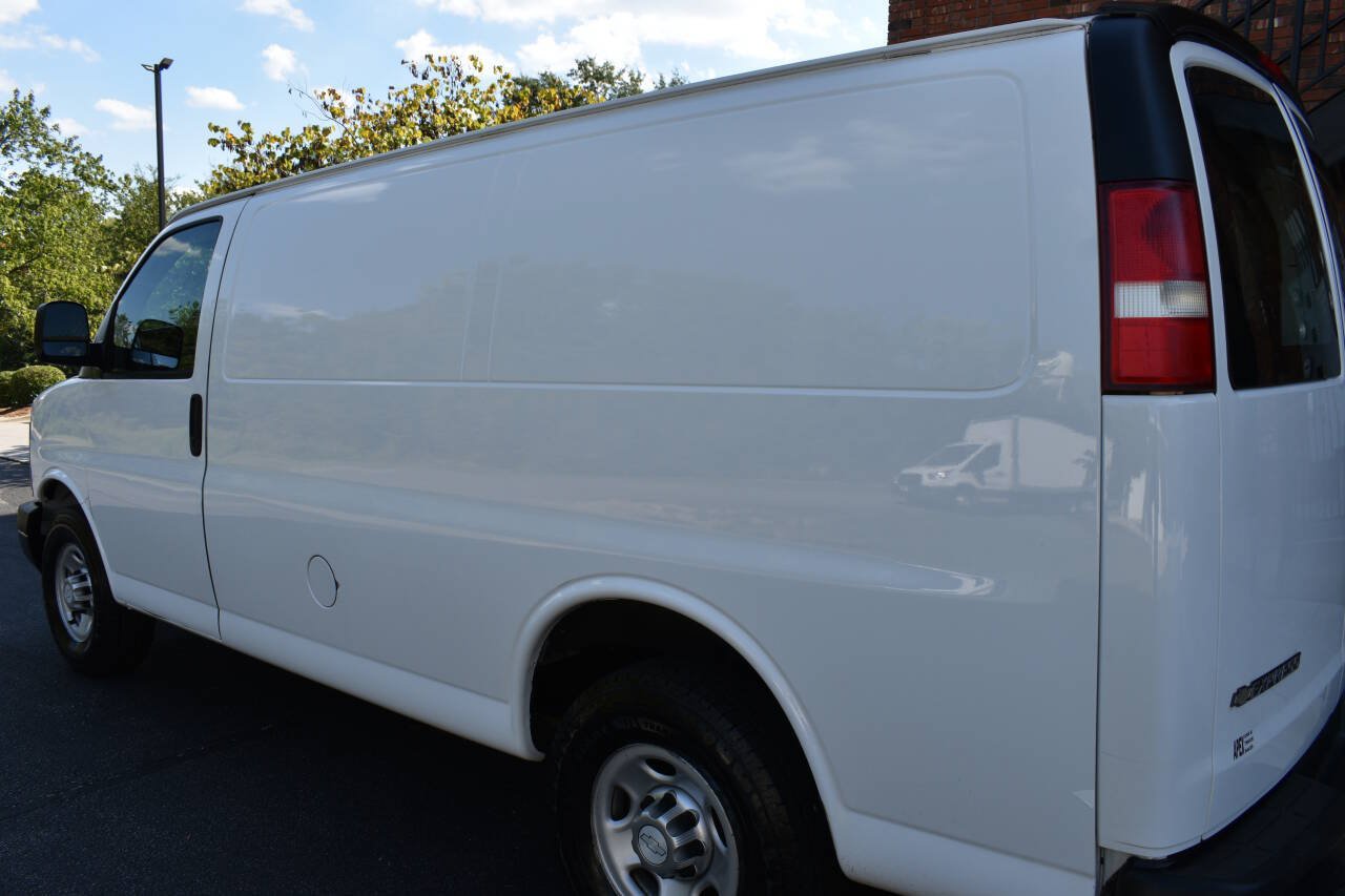 Used 2015 Chevrolet Express 2500 RWD image 30