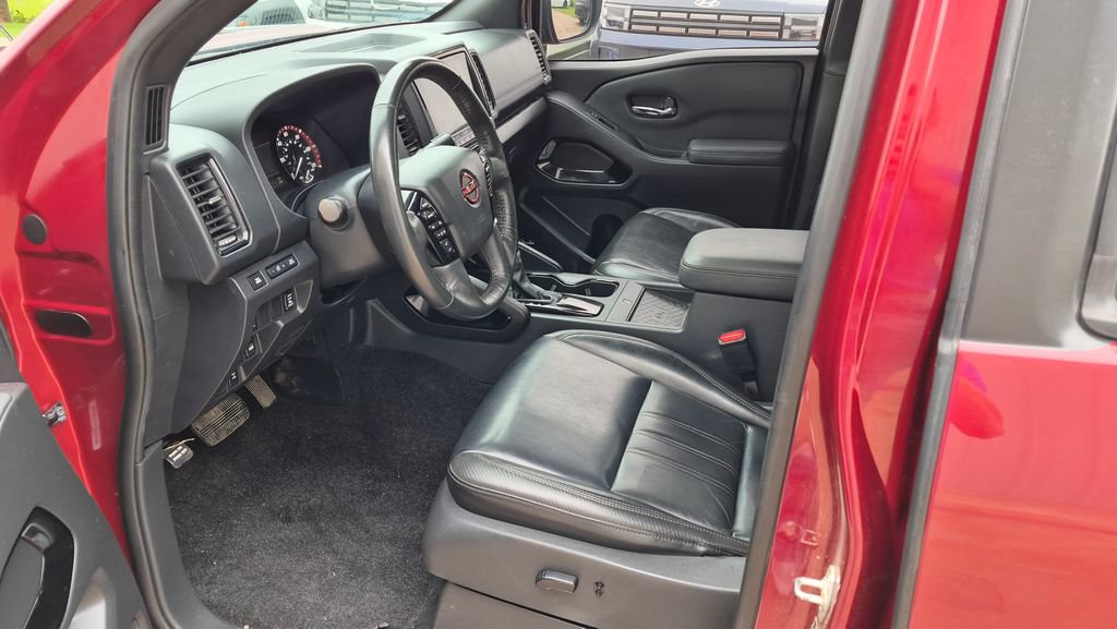 Used 2022 Nissan Frontier PRO-4X w/ Pro-4X Premium Package AWD/4WD image 11