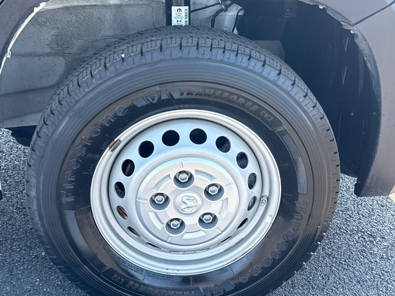 Used 2024 RAM ProMaster 2500 w/ Convenience Group FWD image 9