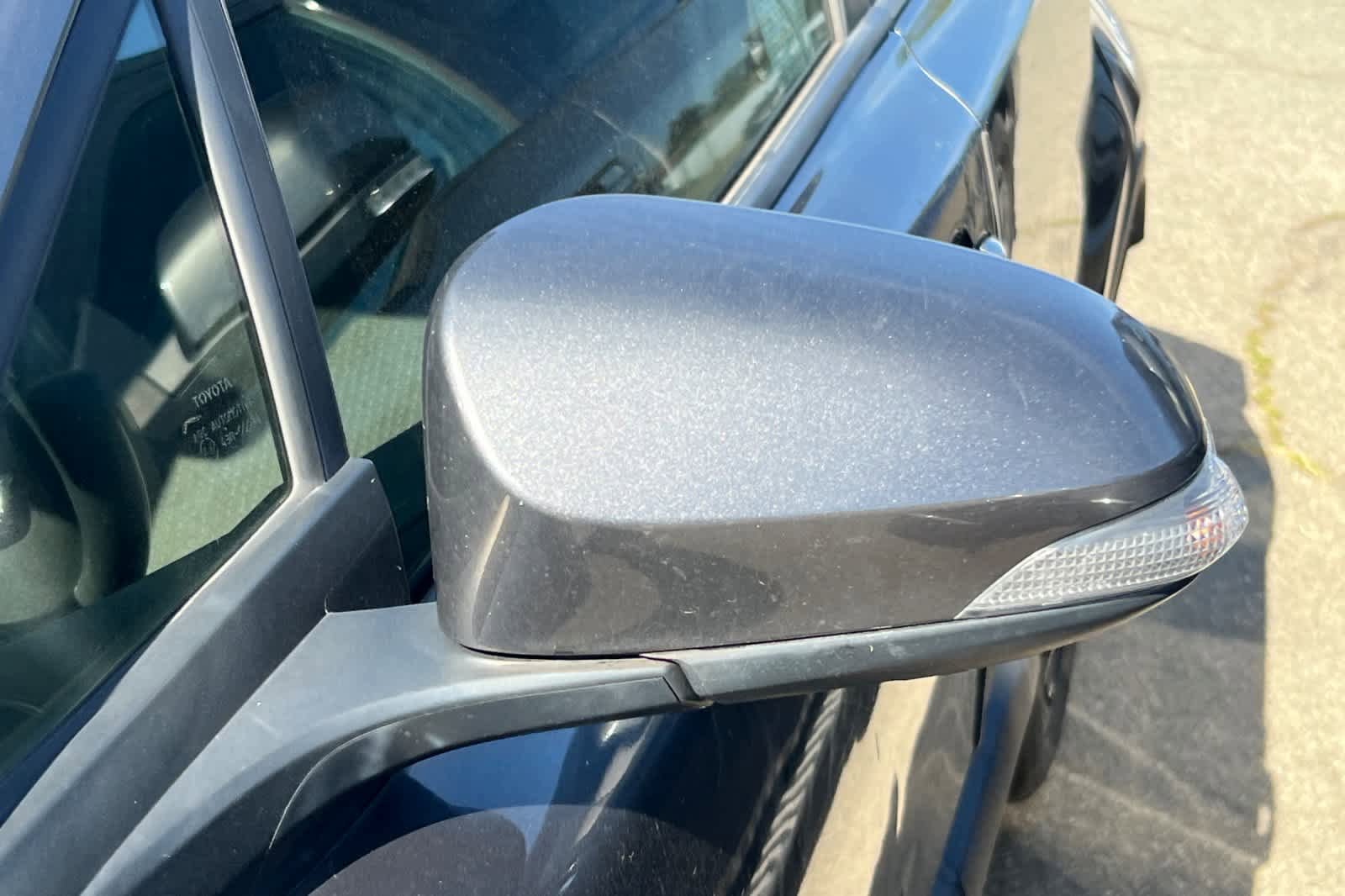 Used 2019 Toyota C-HR XLE FWD image 9