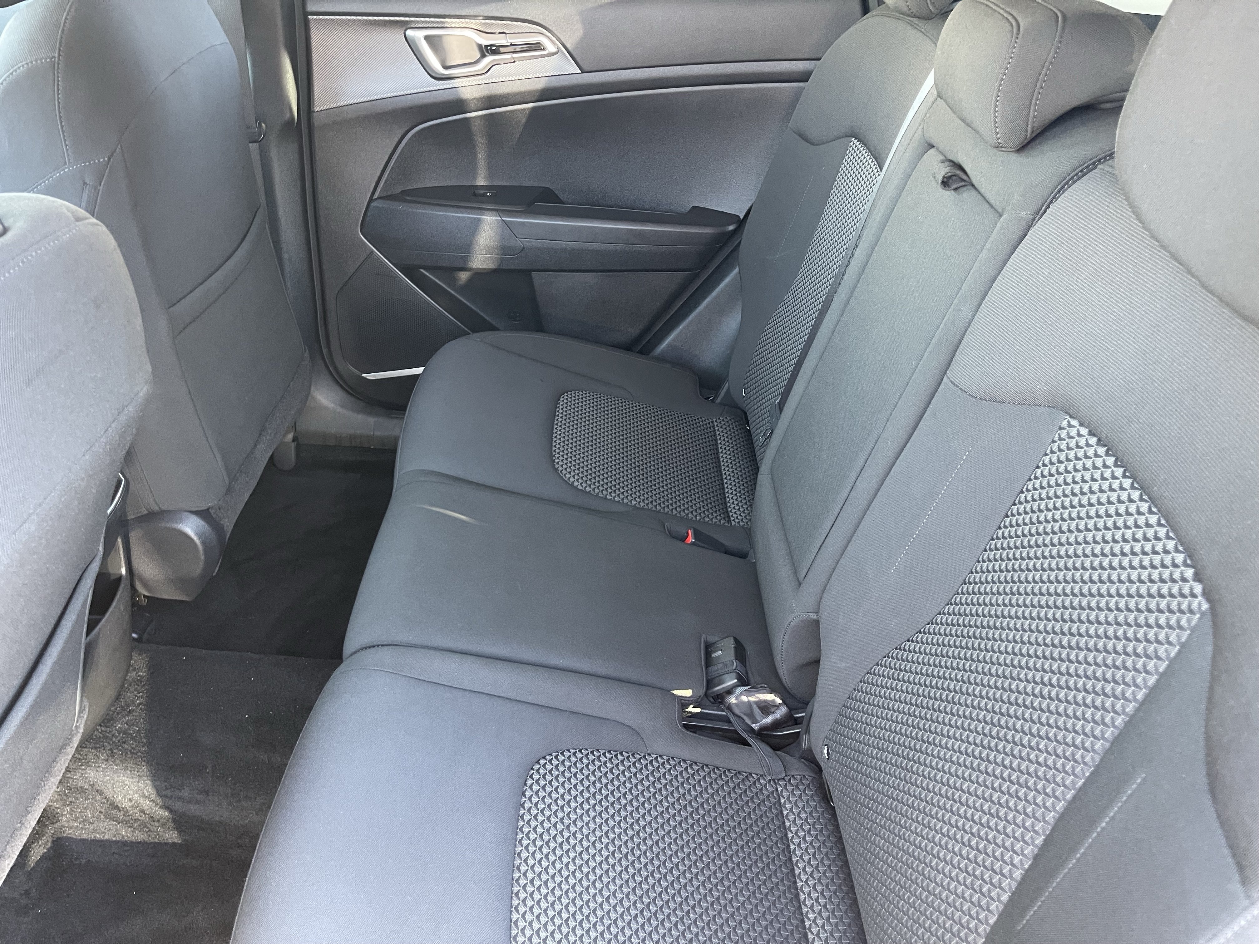 Used 2023 Kia Sportage LX AWD/4WD image 17