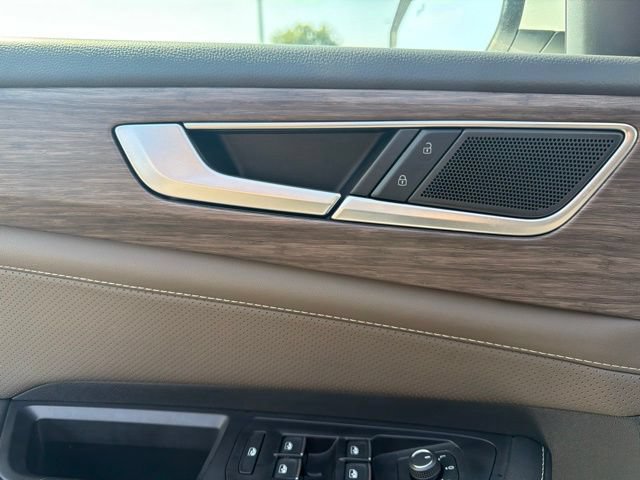 Used 2026 Volkswagen Atlas SEL AWD/4WD image 19