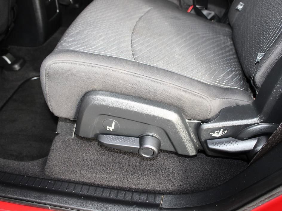 Used 2018 Dodge Journey SE FWD image 23
