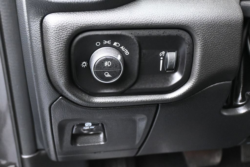Used 2026 RAM 1500 Express RWD image 16