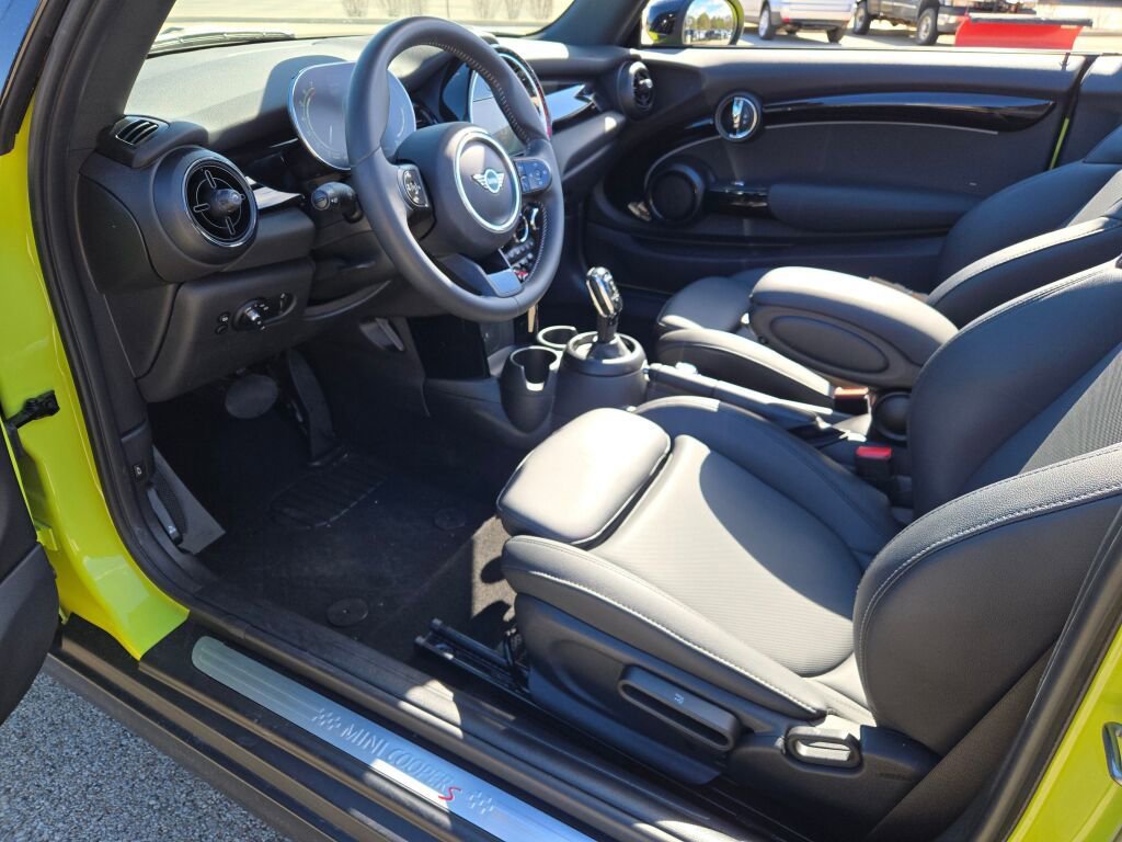 Used 2023 MINI Cooper S FWD image 17