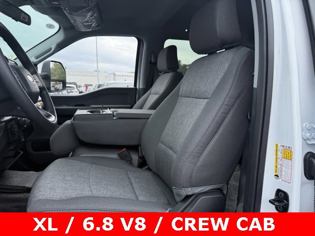 New 2026 Ford F250 XL w/ XL Chrome Package image 15