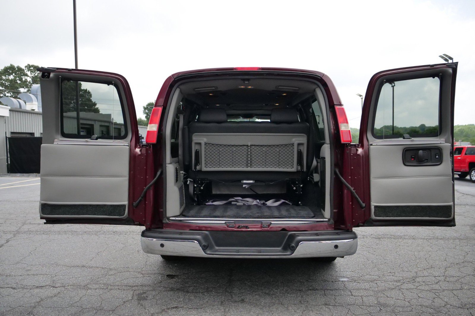 Used 2014 Chevrolet Express 1500 RWD image 11