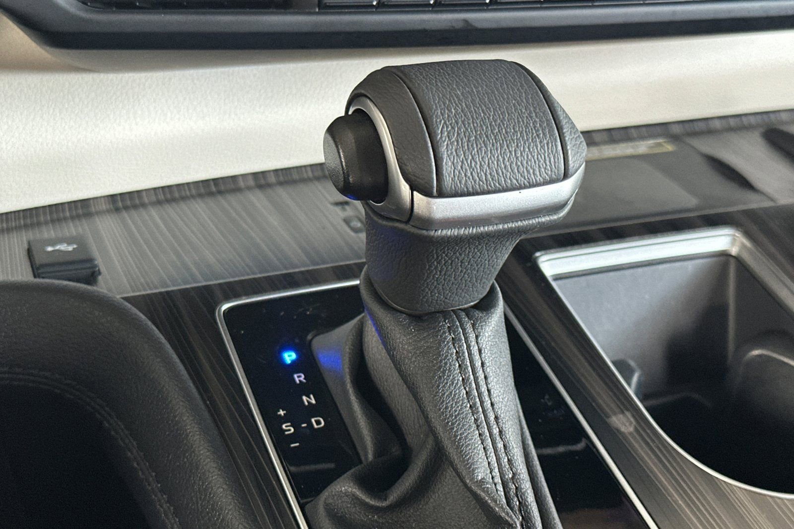 Certified 2024 Toyota Sienna Platinum image 26