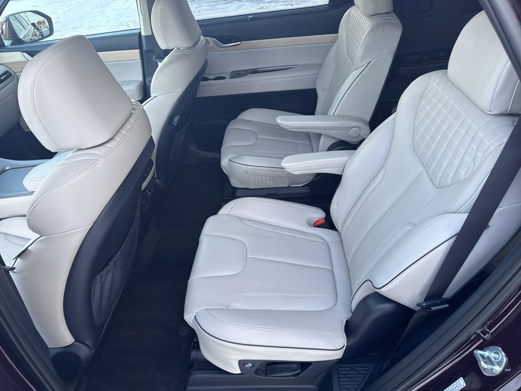 Used 2023 Hyundai Palisade Limited w/ Cargo Package image 12