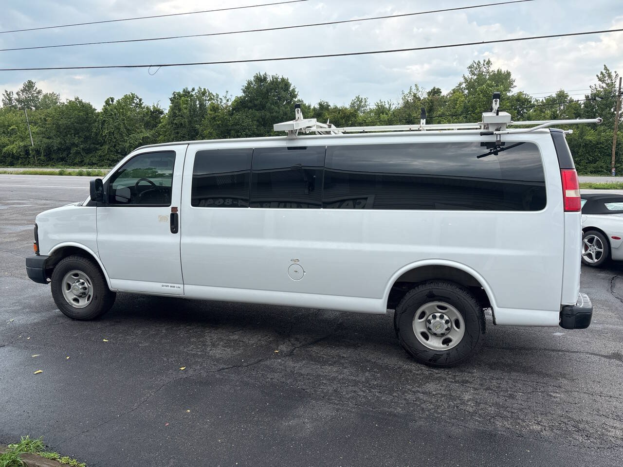 Used 2014 Chevrolet Express 3500 Extended RWD image 6