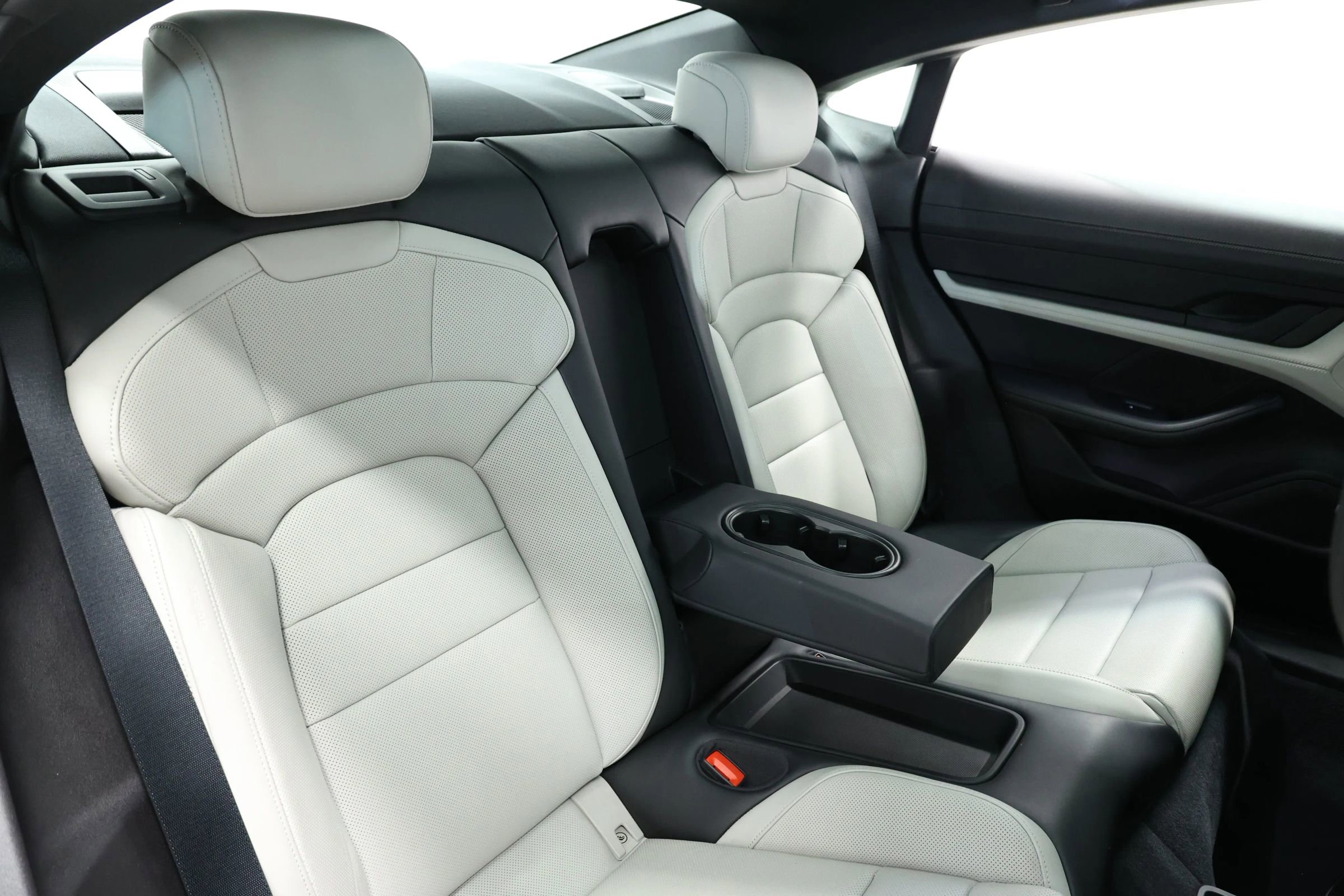 Used 2022 Porsche Taycan image 58